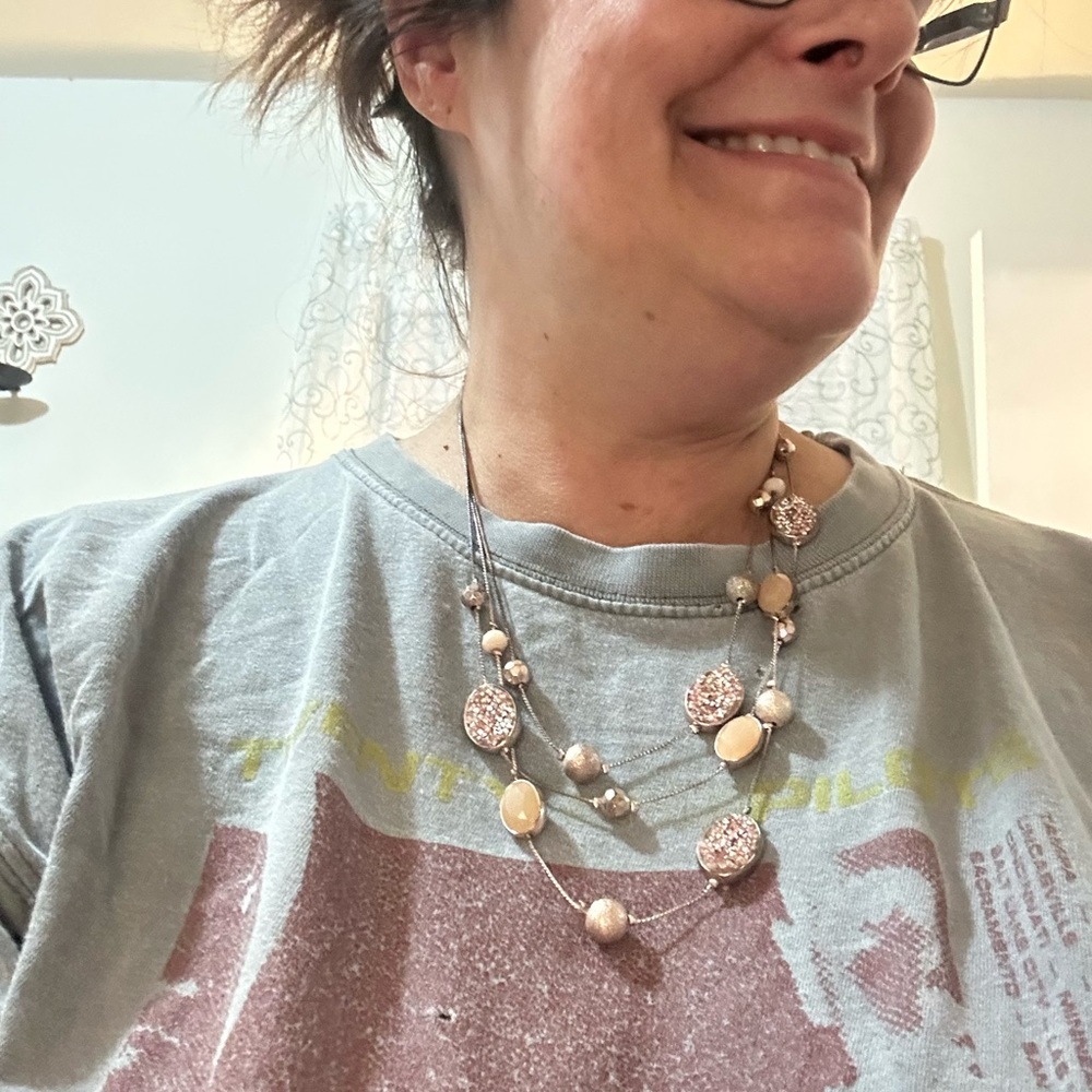 Fun necklace - Picture 3 of 3